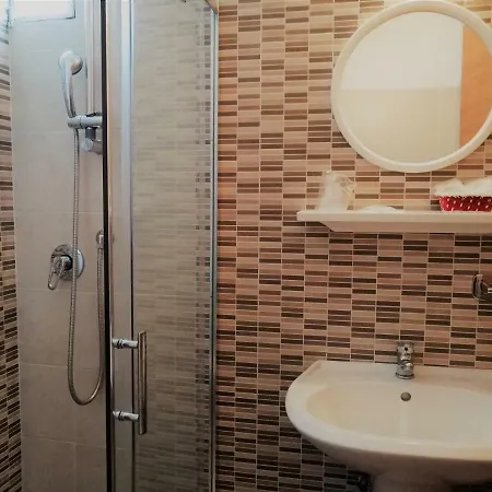 Alba Hotel 3*